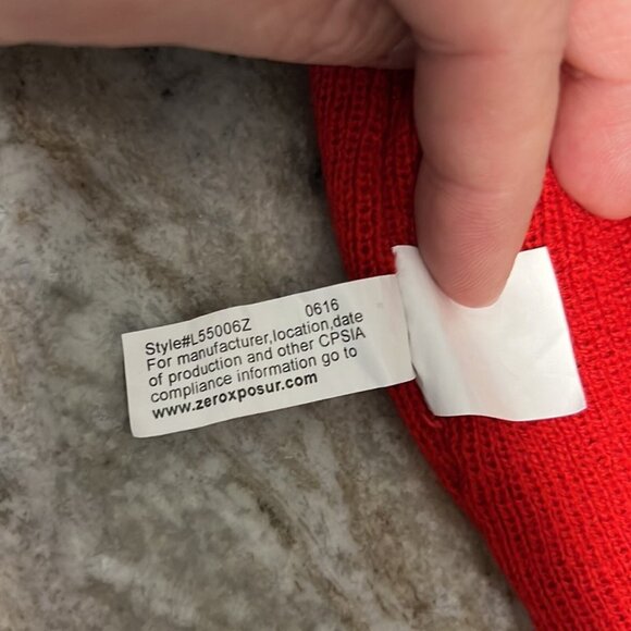 ZeroXposur Beanie Designed Knitted black and red skully - Picture 5 of 5